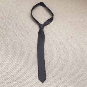 Gray tie
